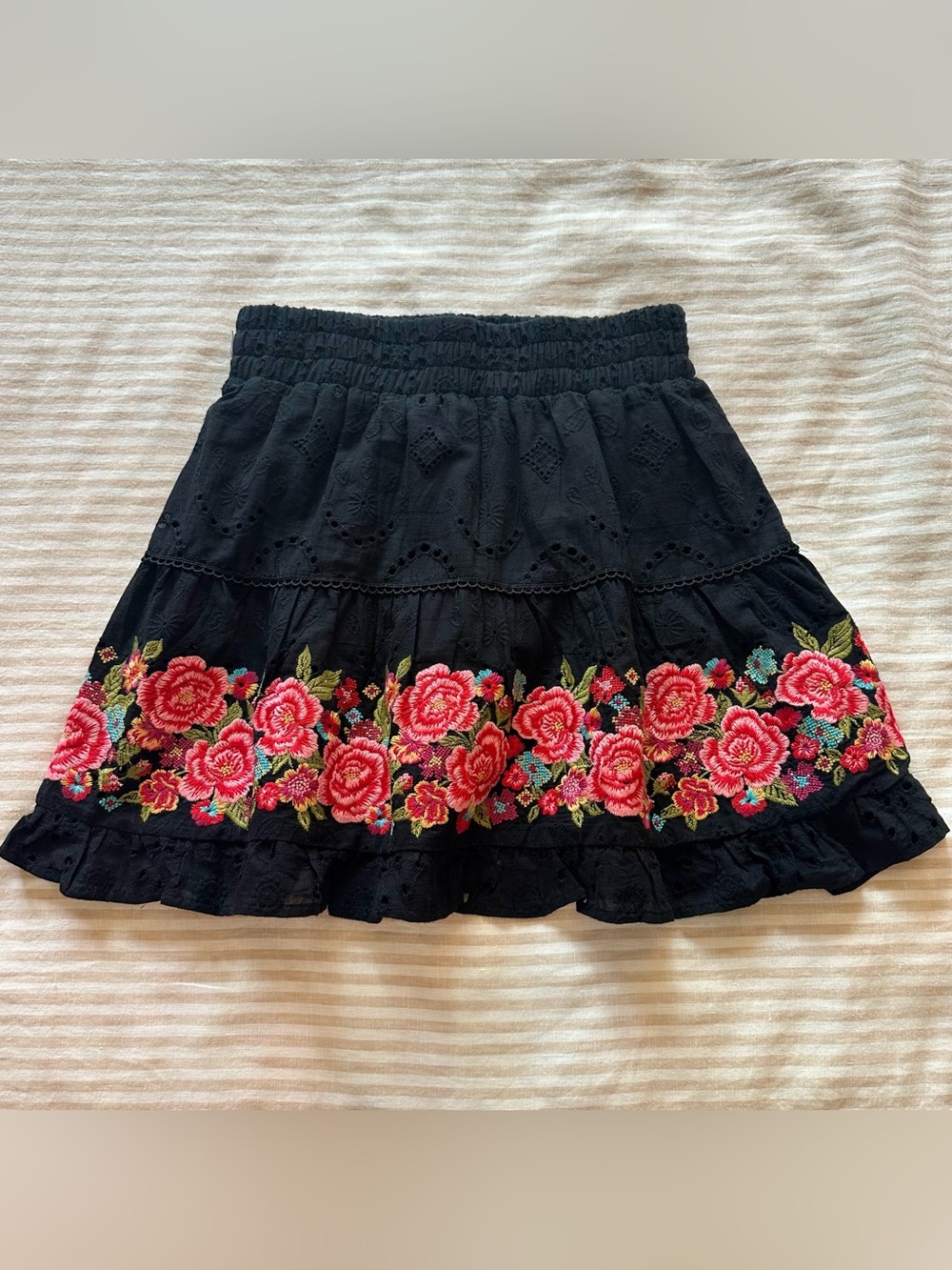 nwt black cotton eyelet & floral rose embroidered circle skirt / sz small